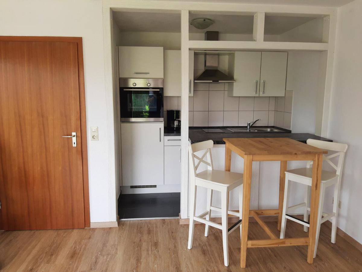 Moderne Wohnung Im Grunen Mit Schoner Terasse Tettnang Extérieur photo